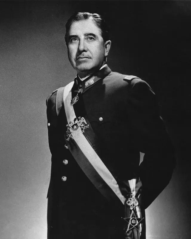 Official portrait of Augusto Pinochet in military uniform.