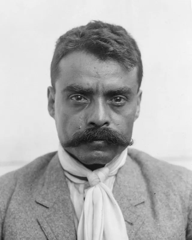 Photographic portrait of Emiliano Zapata in a sombrero.