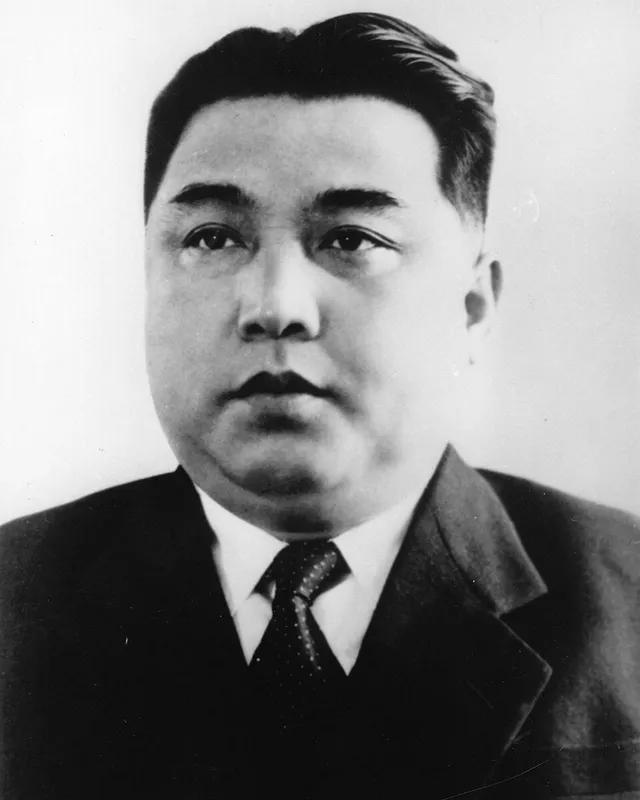Photographic portrait of Kim Il-sung in a suit, 1950.