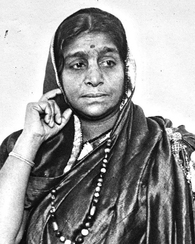 Photographic portrait of Sarojini Naidu in a sari, 1928.