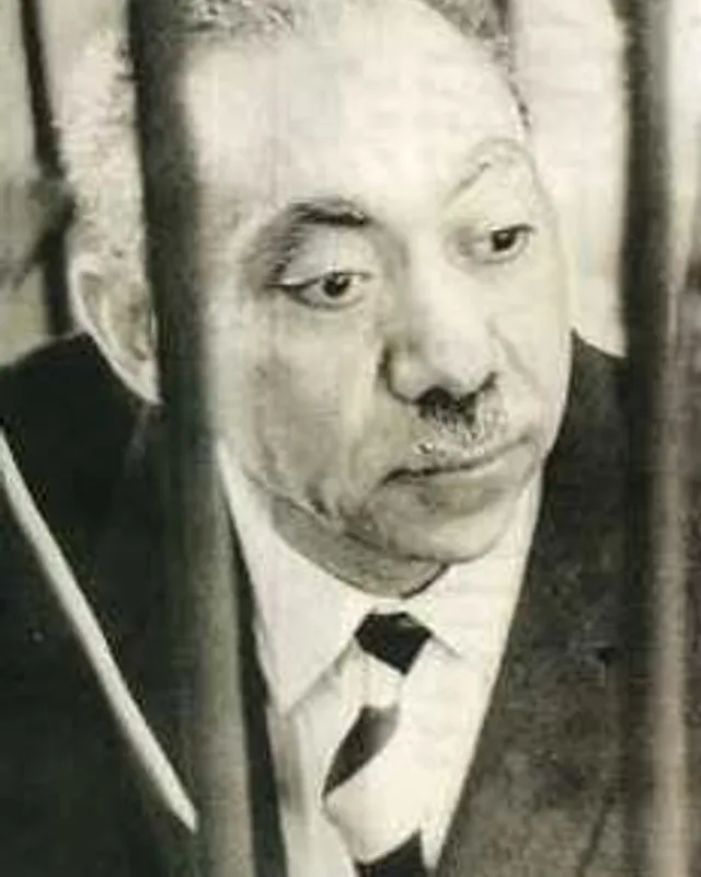 Photograph of Sayyid Qutb in a suit and tie.