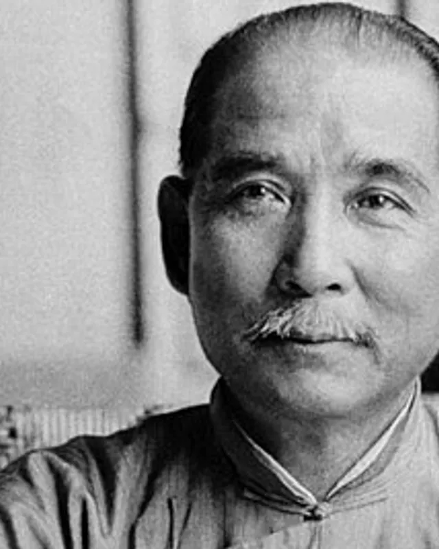 Photograph of Sun Yat-sen in 1924.